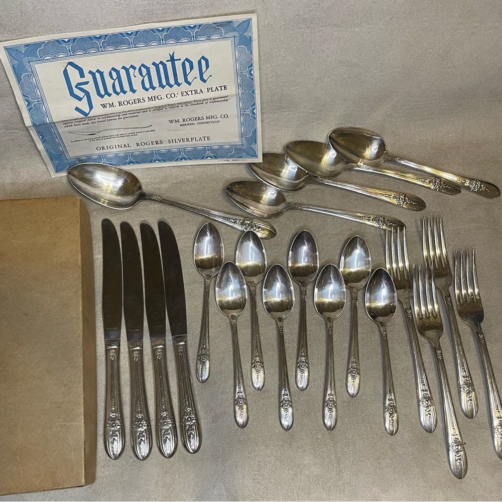 21 Piece Set- WM Rogers MFG Co Extra Plate Original Rogers TRIUMPH Flatware
